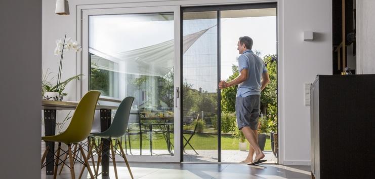 Insektenschutz-Schiebetür von MHZ. Mit freundlicher Genehmigung von MHZ.