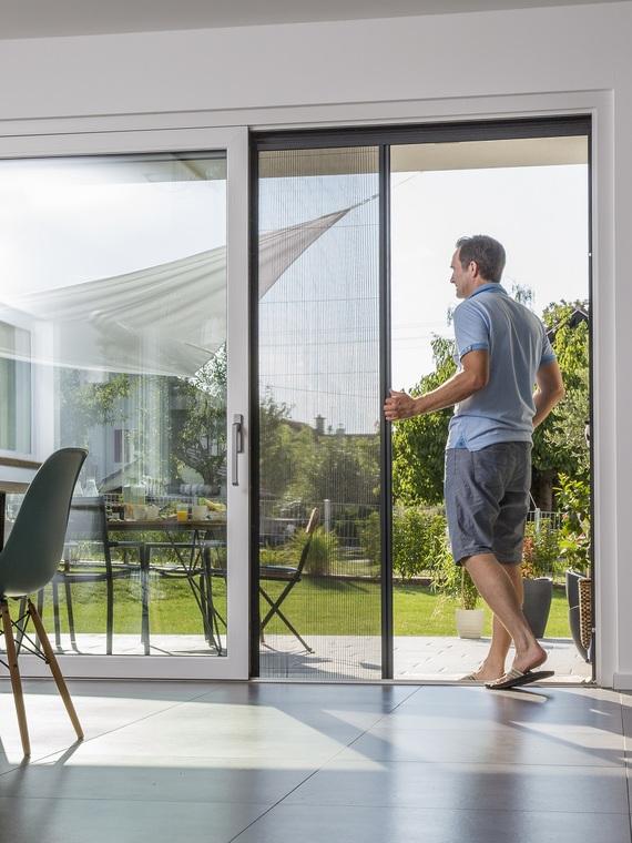 Insektenschutz-Schiebetür von MHZ. Mit freundlicher Genehmigung von MHZ.